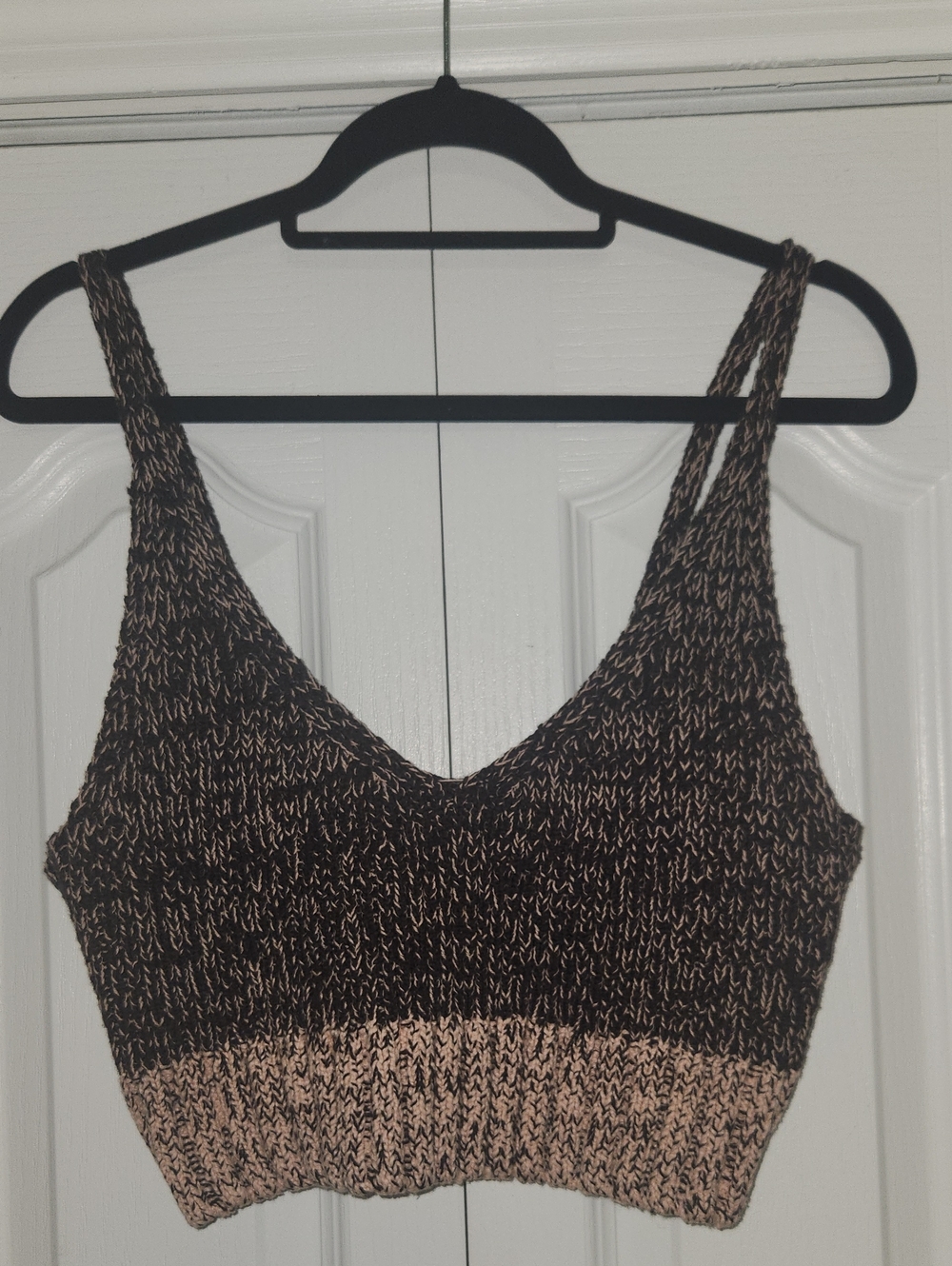 Marled Knit V-Neck Cropped Tank Top in Black and Cream